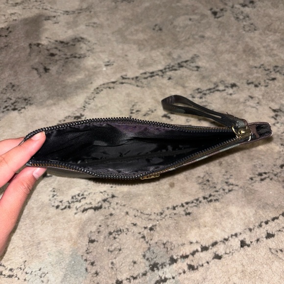 Steve Madden cameo pet set! - Picture 4 of 8